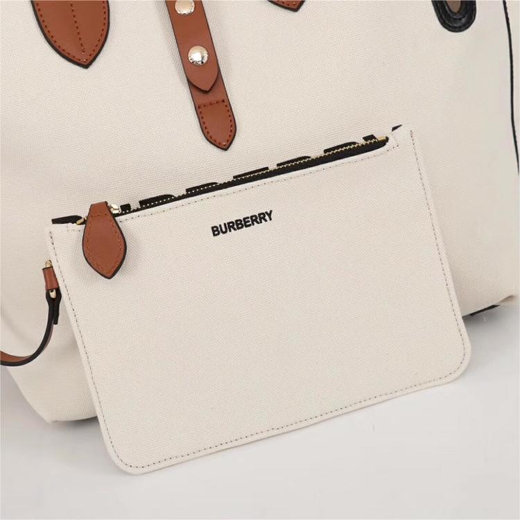 Burberry-Bert bag decoration