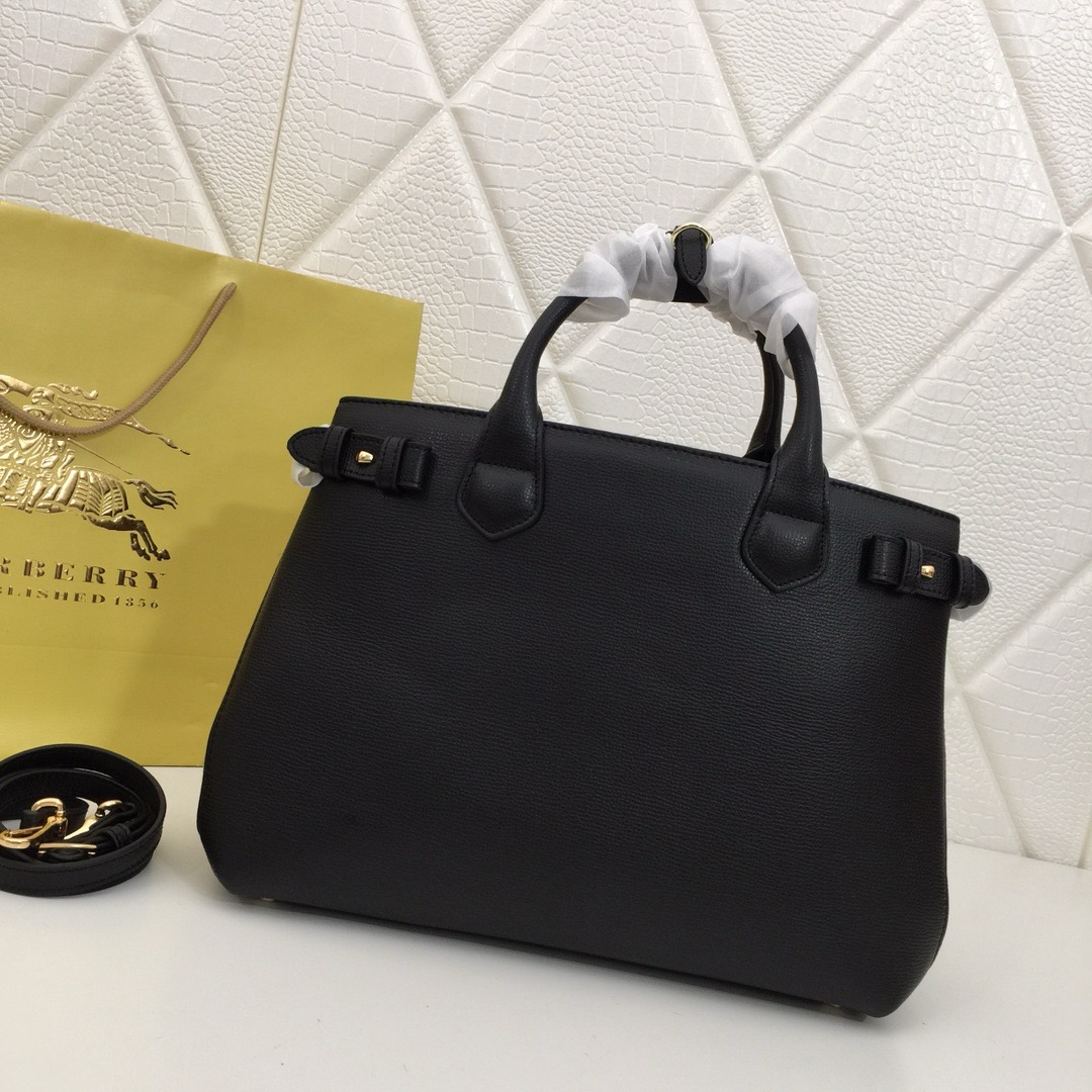 Burberry-The Banner handbag heritage archive