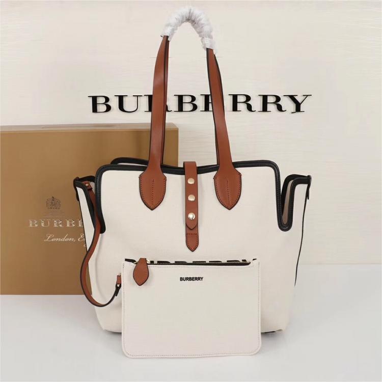 Burberry-Bert bag decoration