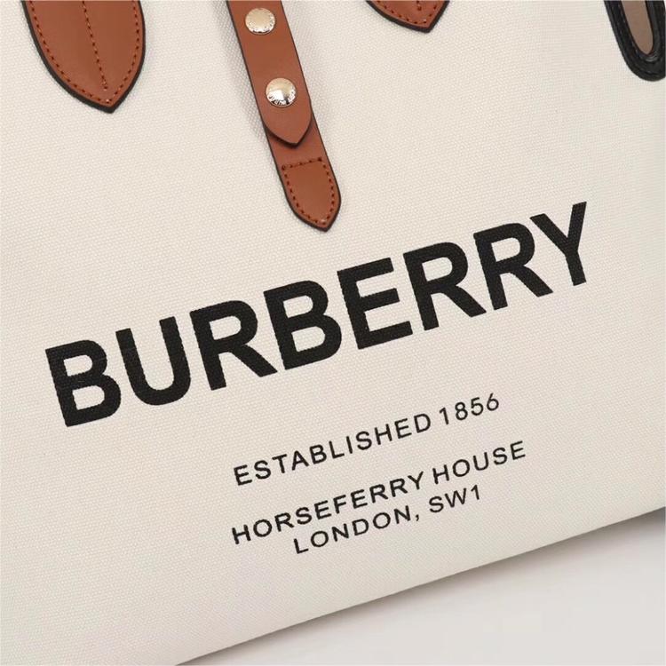 Burberry-Bert bag decoration