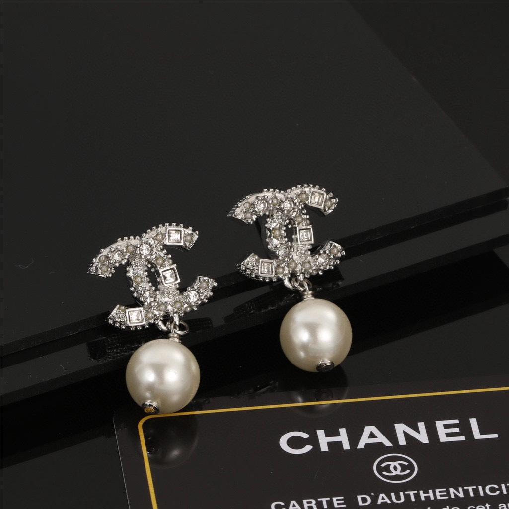 Chanel-Little Pearl