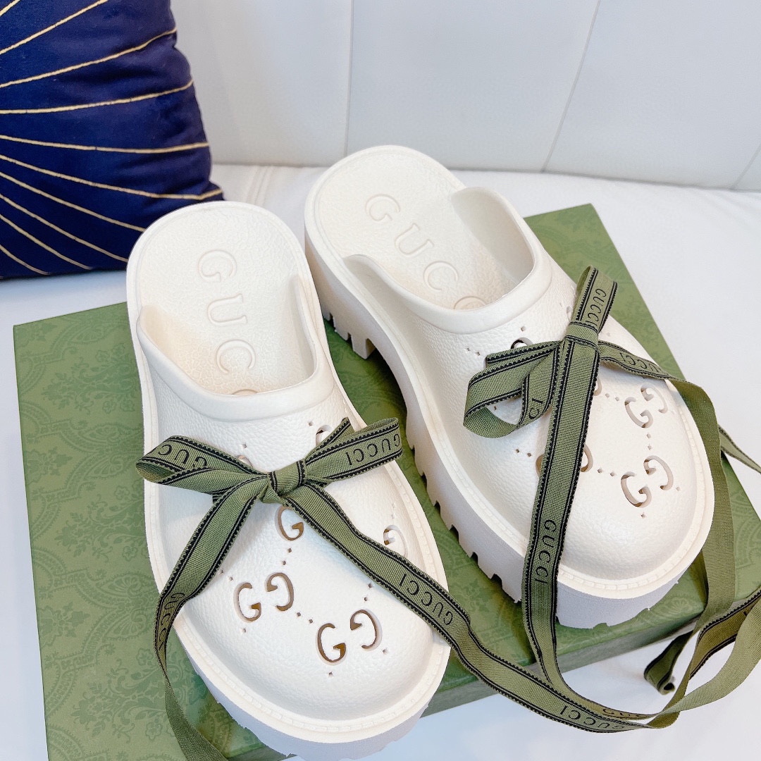 GUCCI-Punched carved hole shoes