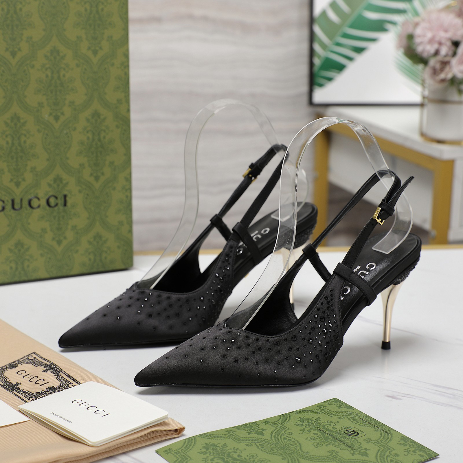 GUCCI-Pointed single shoe