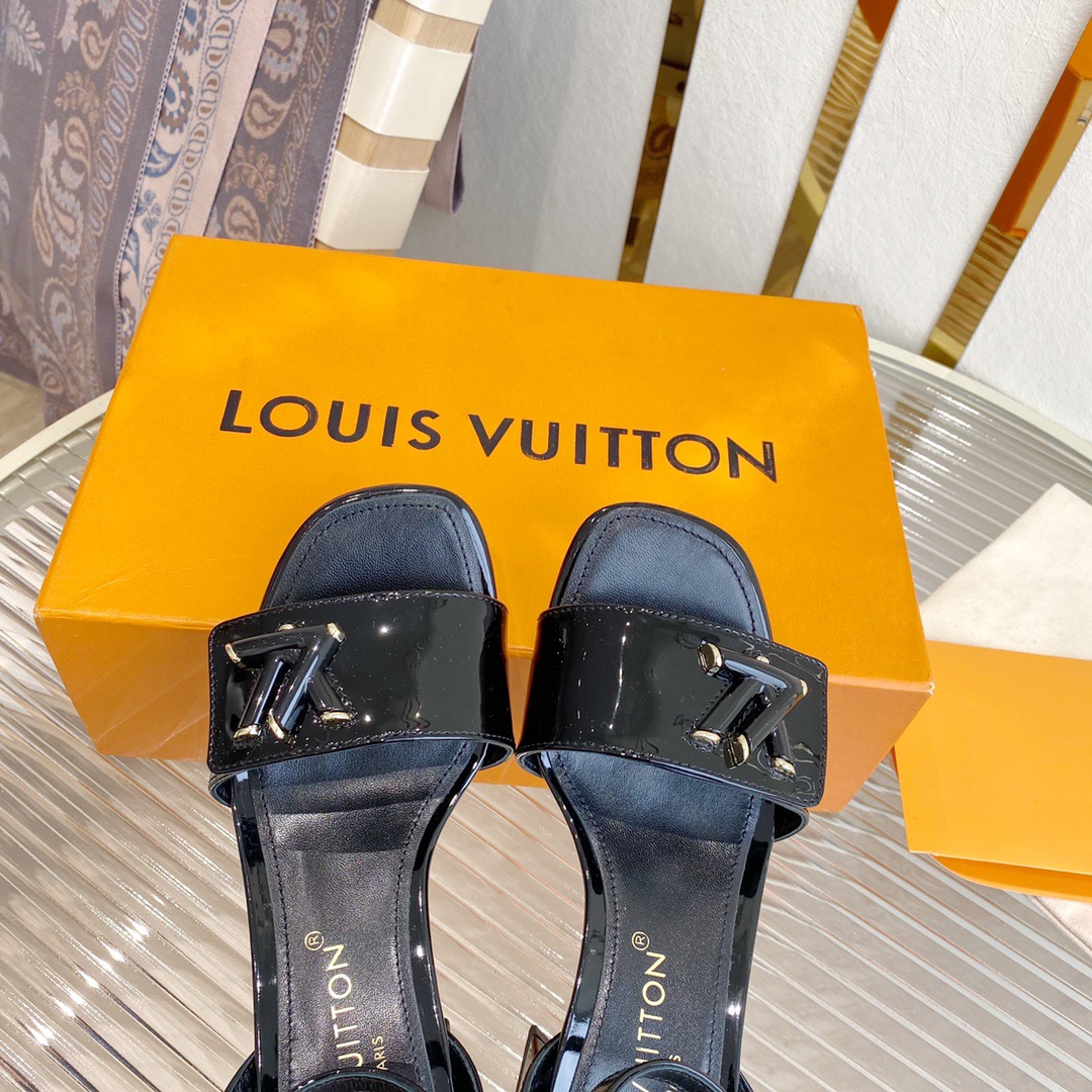 LV-shake twist black heels