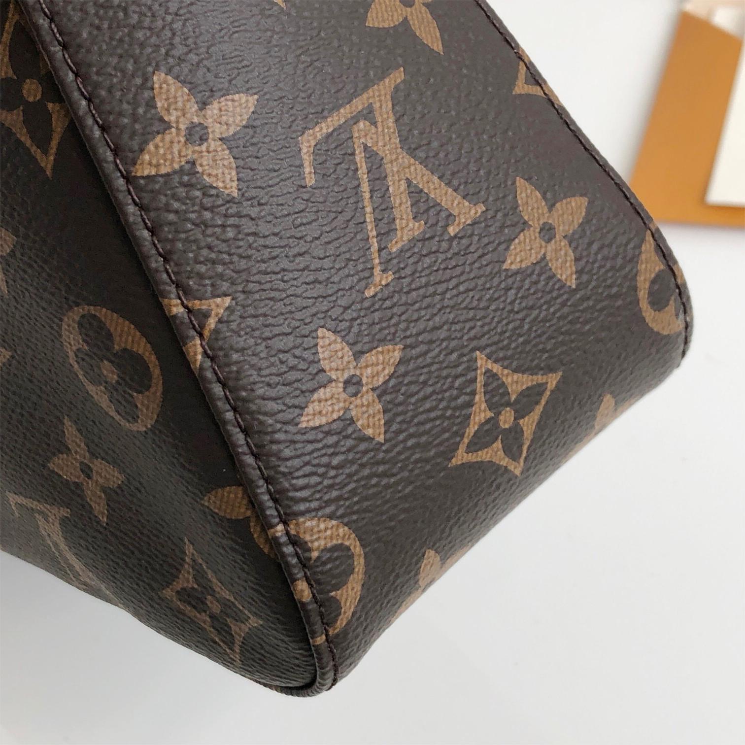 LV-Looping mm round handle shoulder bag