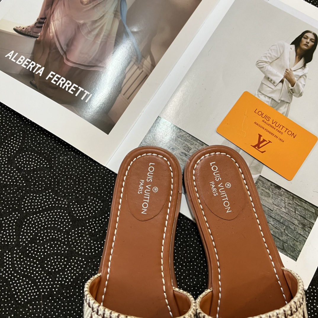 LV-Classic embroidery flat bottomed mop in early spring