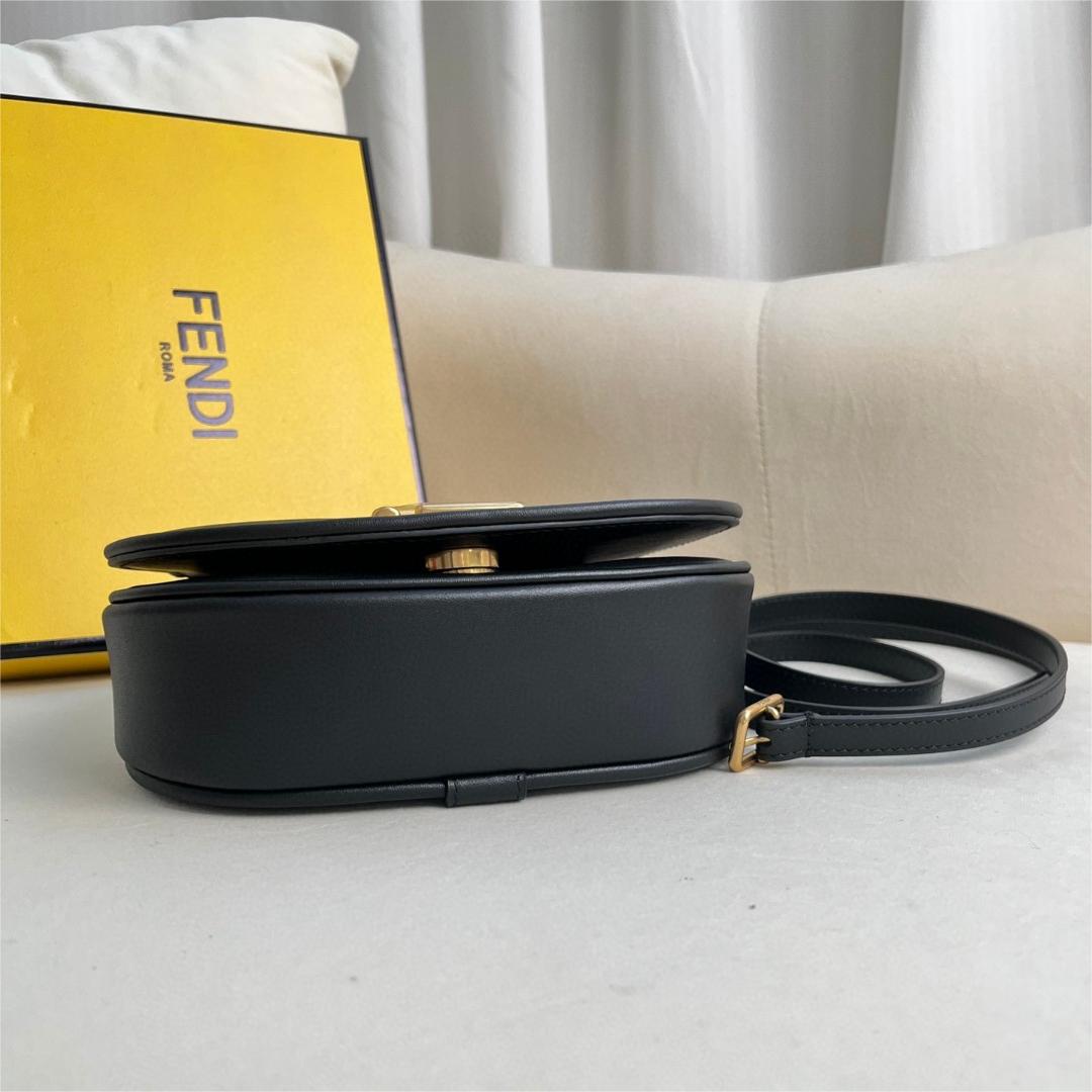 FENDI-CMON saddle bag