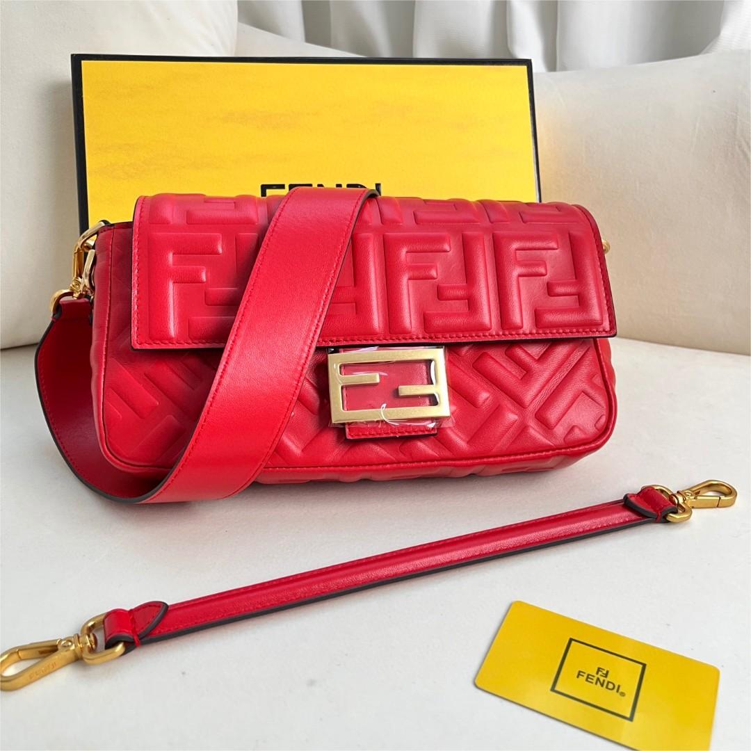 FENDI-Baguette handbag leather handbag
