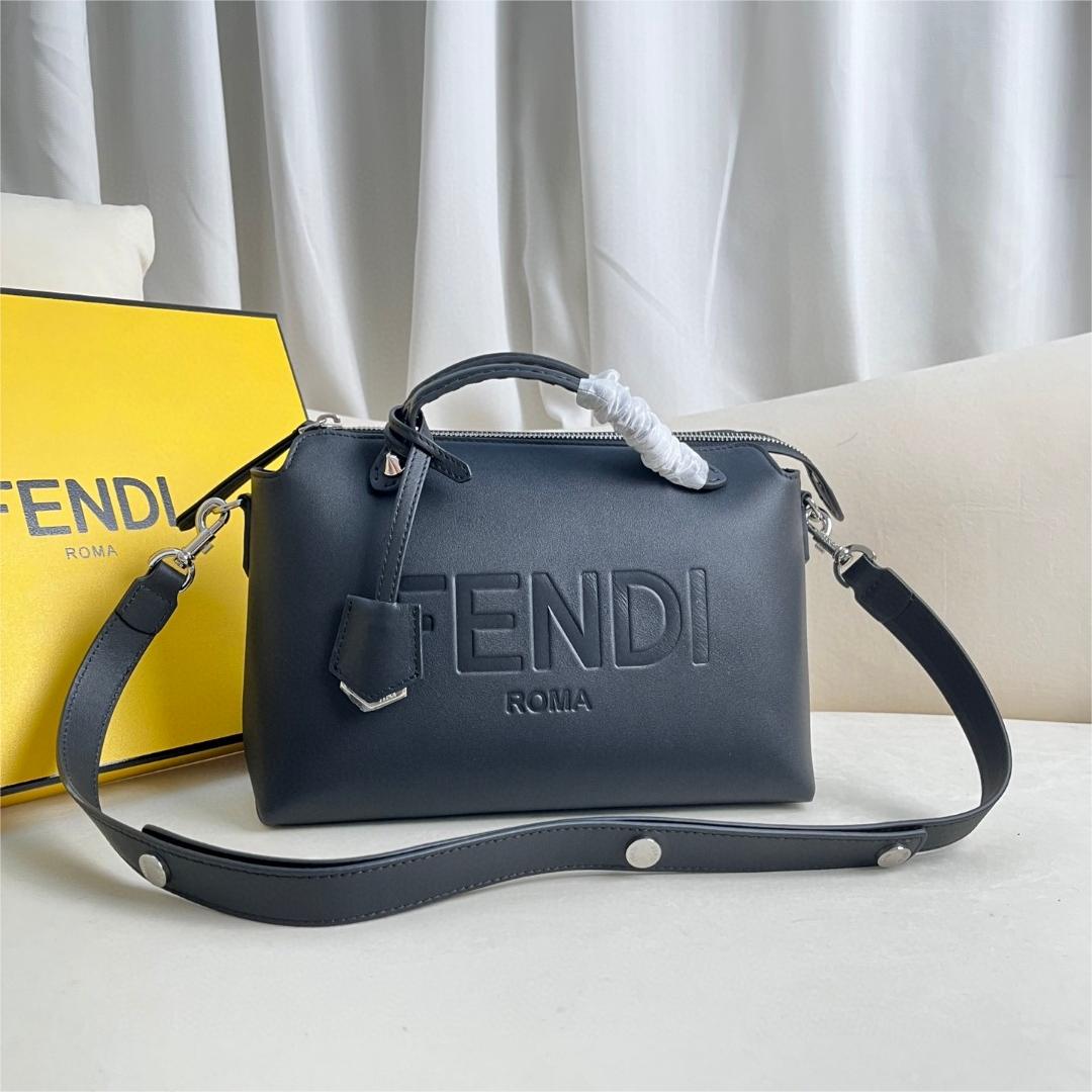 FENDI-By the Way Zipper Opening Boston Handbag