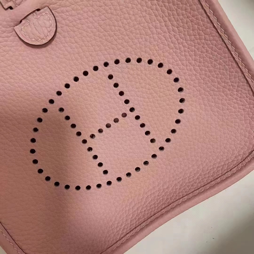 Hermes-Evelyne 17cm Evelyne TC leather 3q powder gold and silver buckle in stock