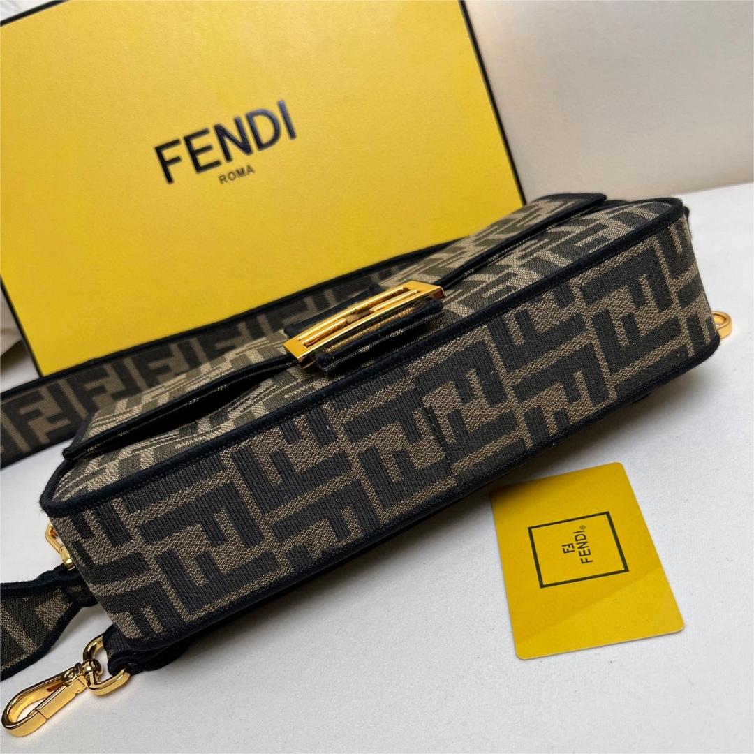 FENDI-Iconic Baguette Medium Handbag
