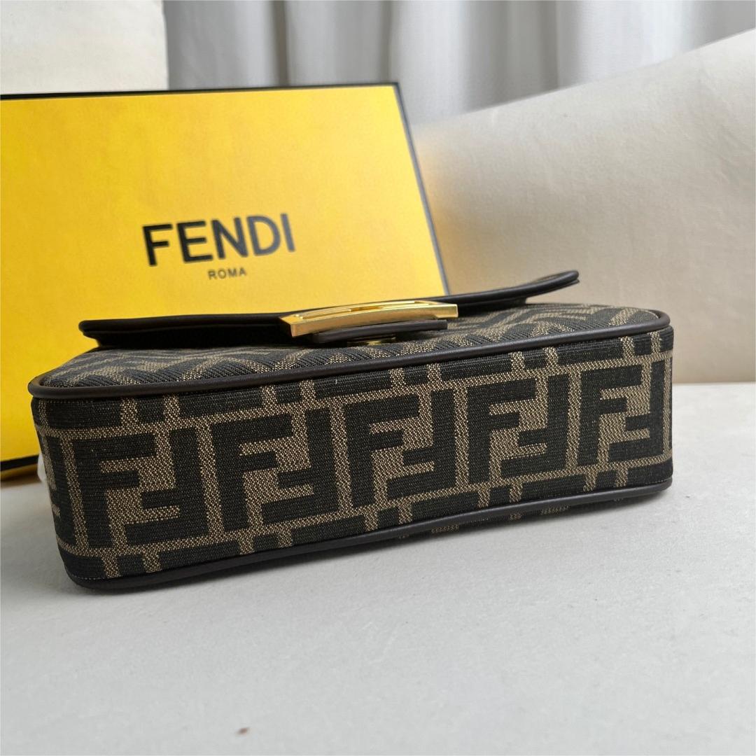 FENDI-Iconic Baguette Medium Chain Handbag, Jacquard Fabric Material