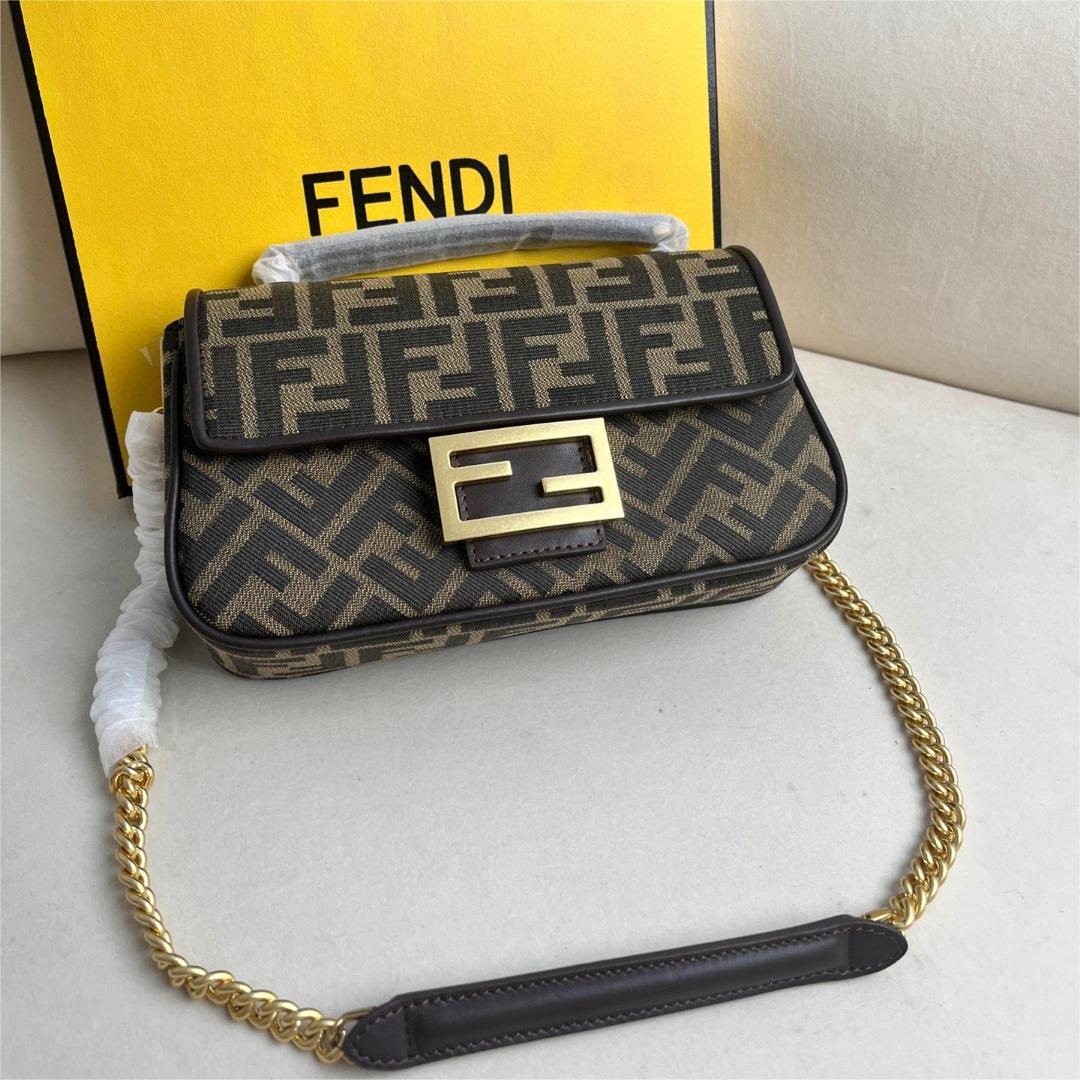 FENDI-Iconic Baguette Medium Chain Handbag, Jacquard Fabric Material