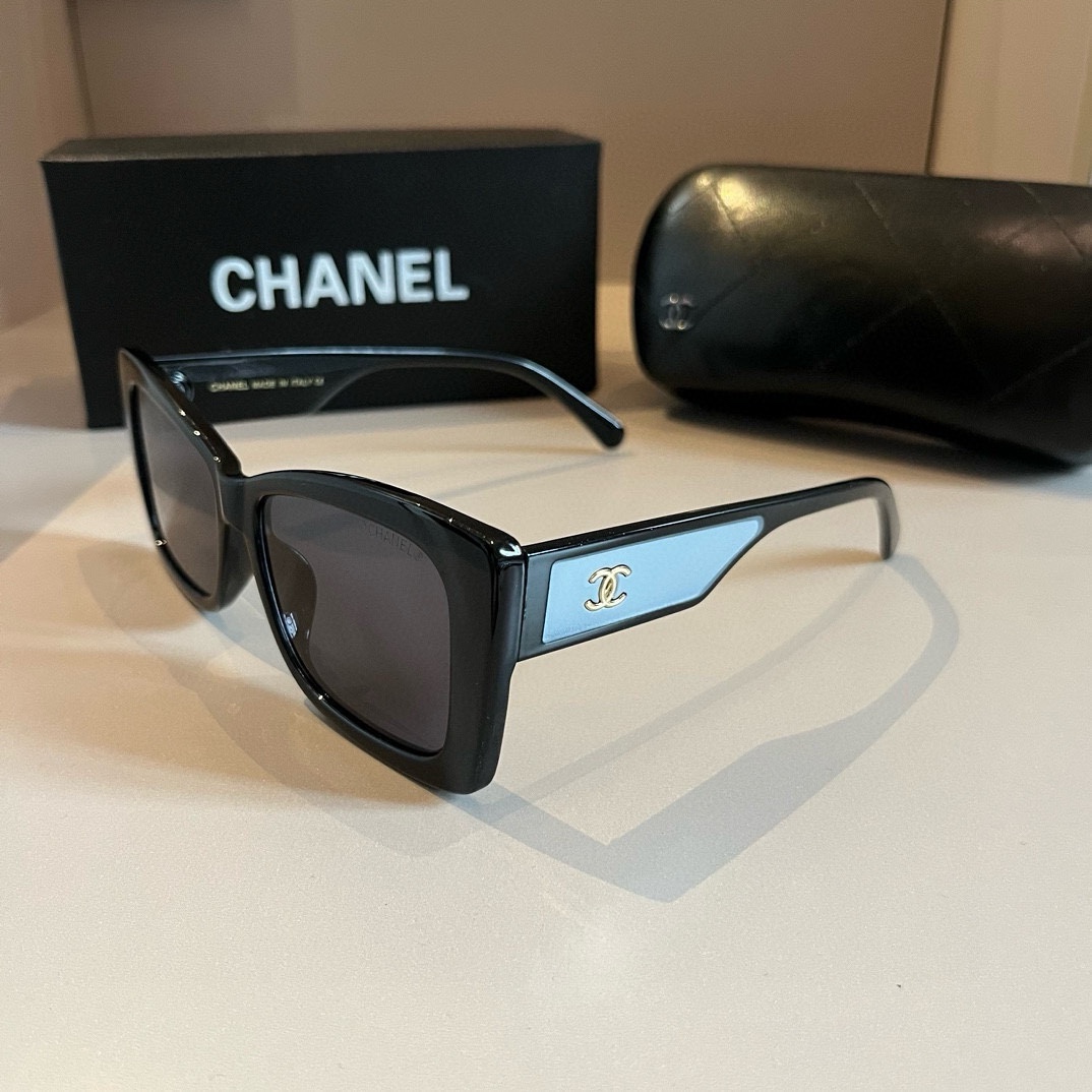 Chanel-socialite style Sunglasses