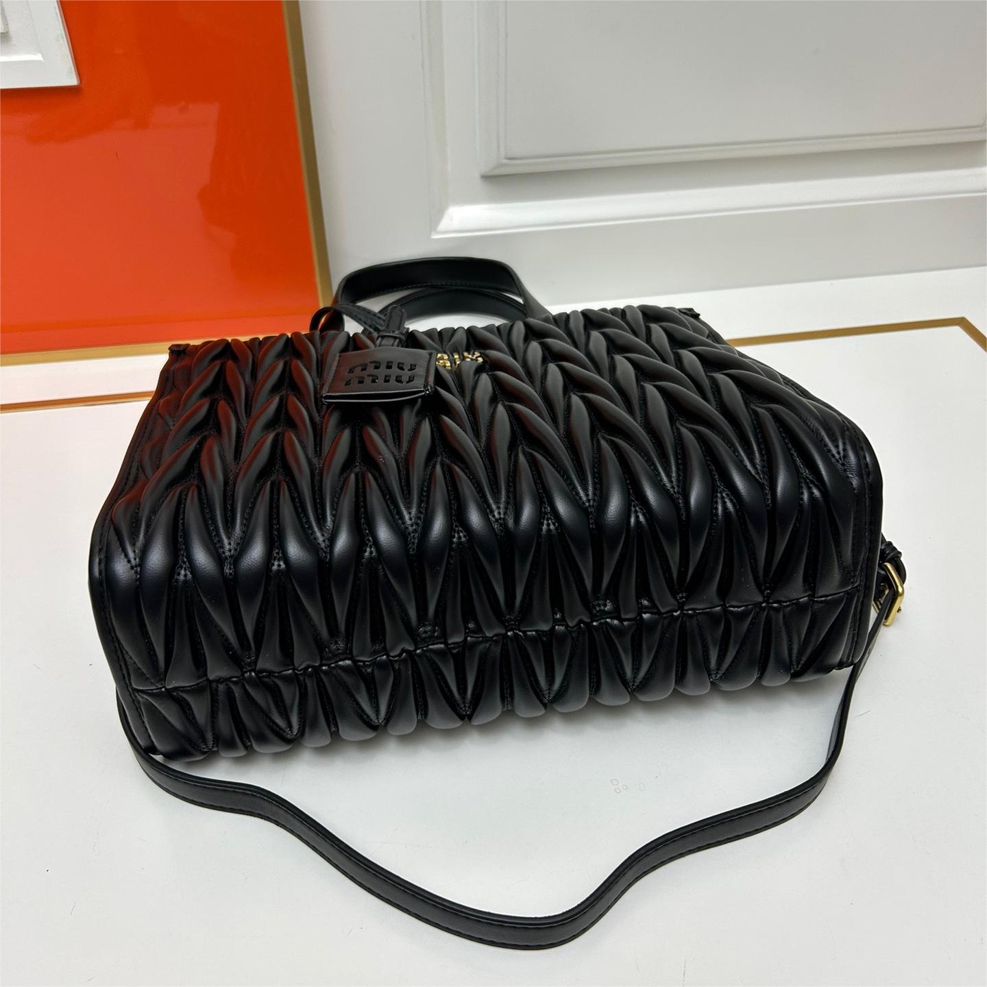 MIU MIU-Soft sheepskin tote bag