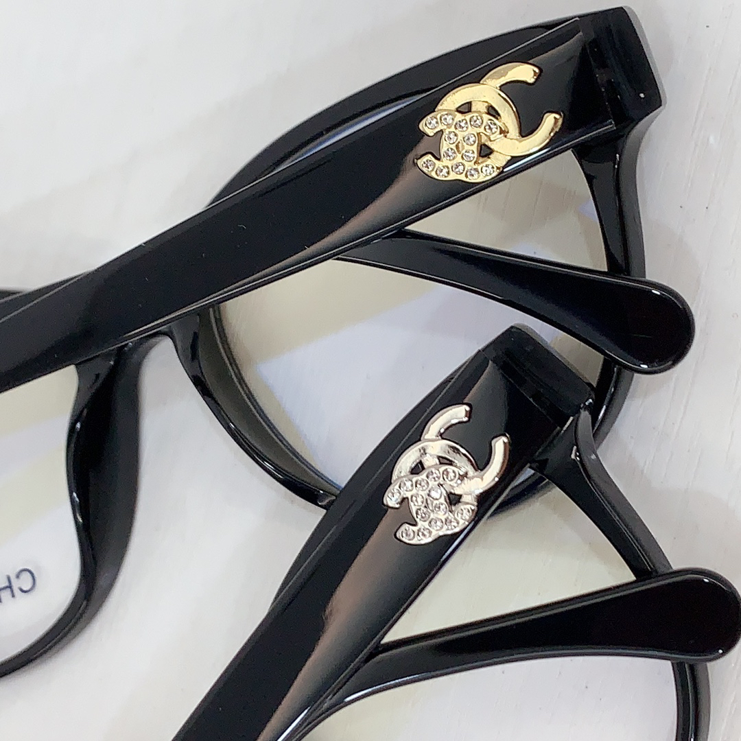 Chanel-Exquisite Eyeglass frames