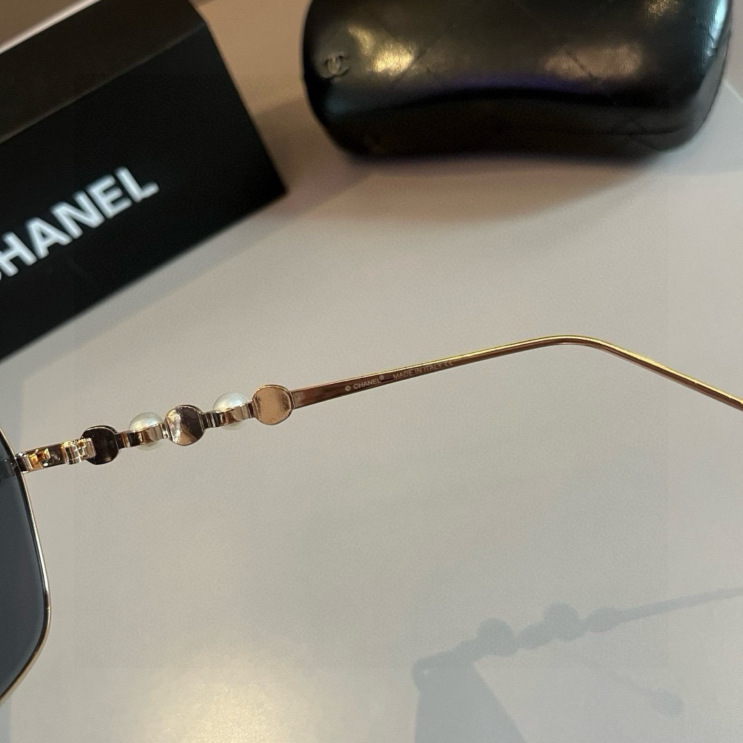 Chanel-Popular Pearl leg Sunglasses