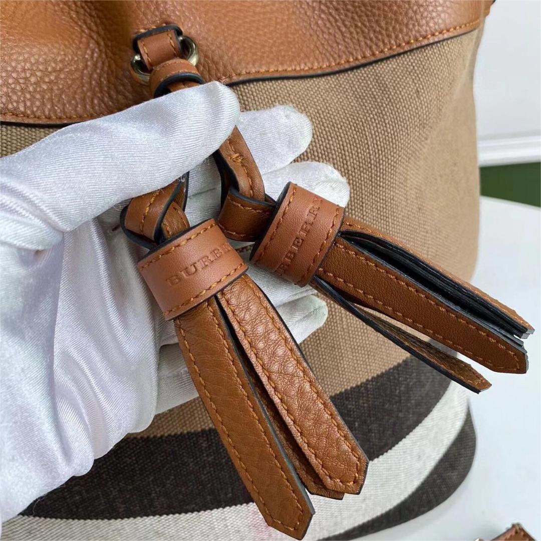 Burberry-The Ashby handbag