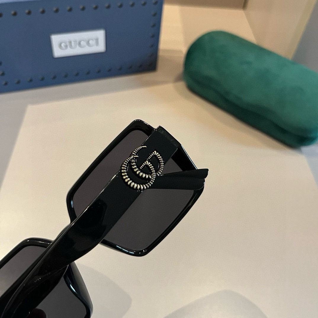 Gucci-Unisex Large Frame Sunglasses