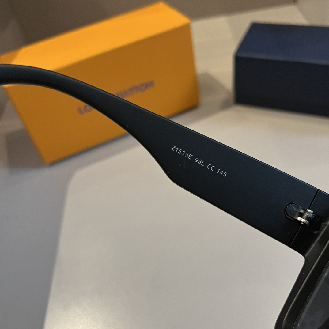 LV-Cool Style Large Box Sunglasses