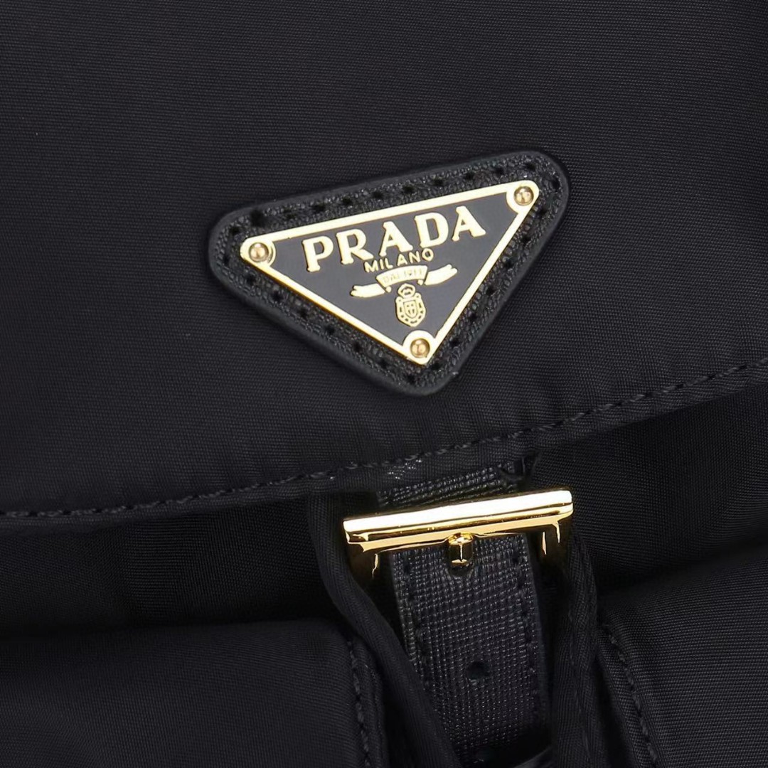Prada-Golden buckle classic backpack