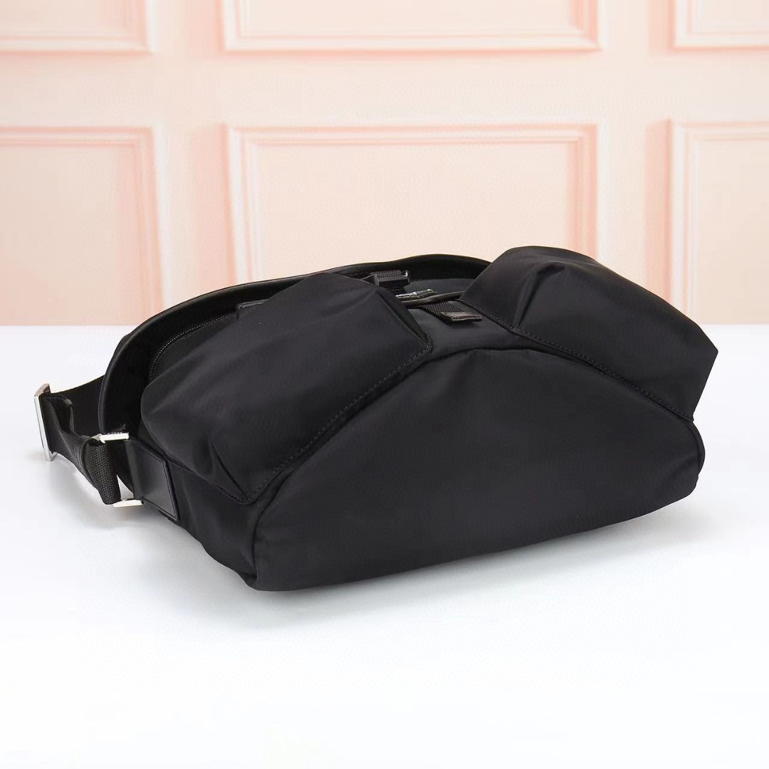 Prada-Flip cover buckle diagonal cross bag