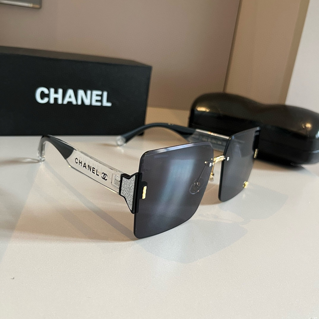 Chanel-Large box unisex Sunglasses