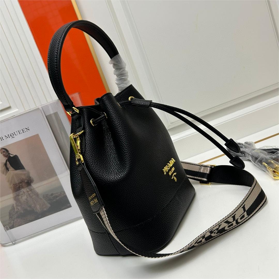 Prada-Calfskin lychee pattern