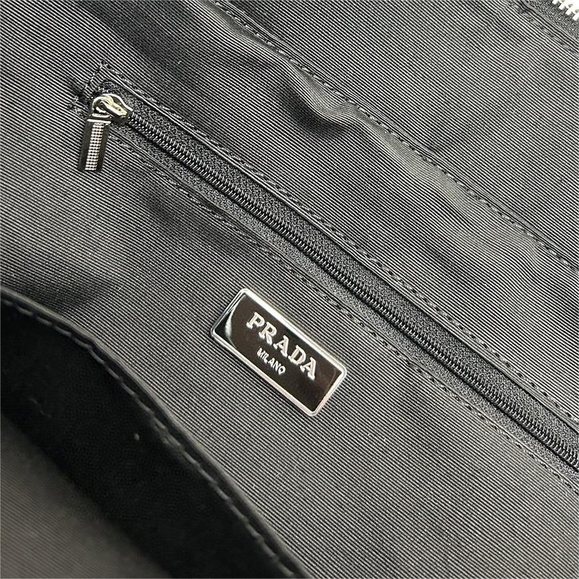 Prada-Tote shopping bag
