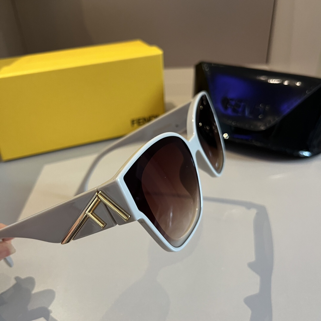 Fendi-Round frame versatile Sunglasses