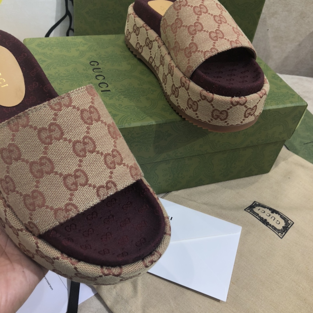 Gucci-Latest spring and summer fashion show Slippers