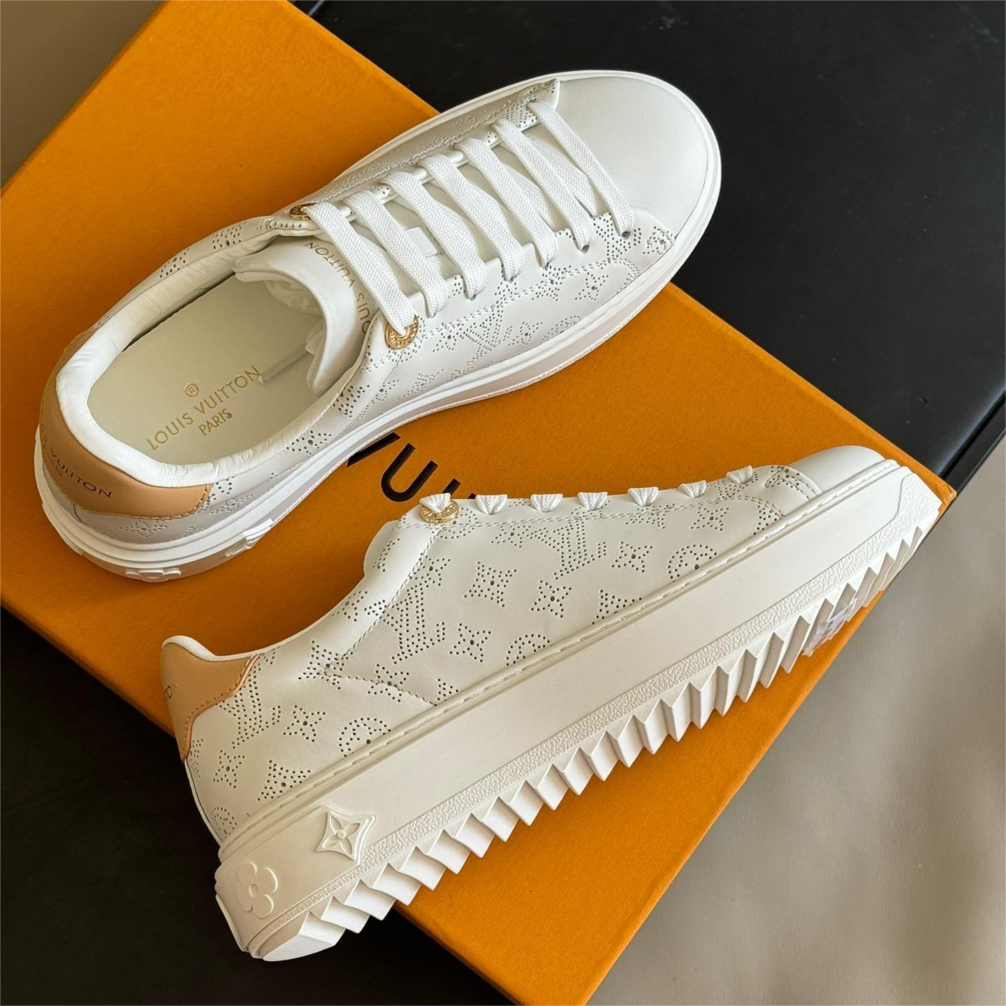 LV-Patterned eyelets white height increasing Sports Shoes