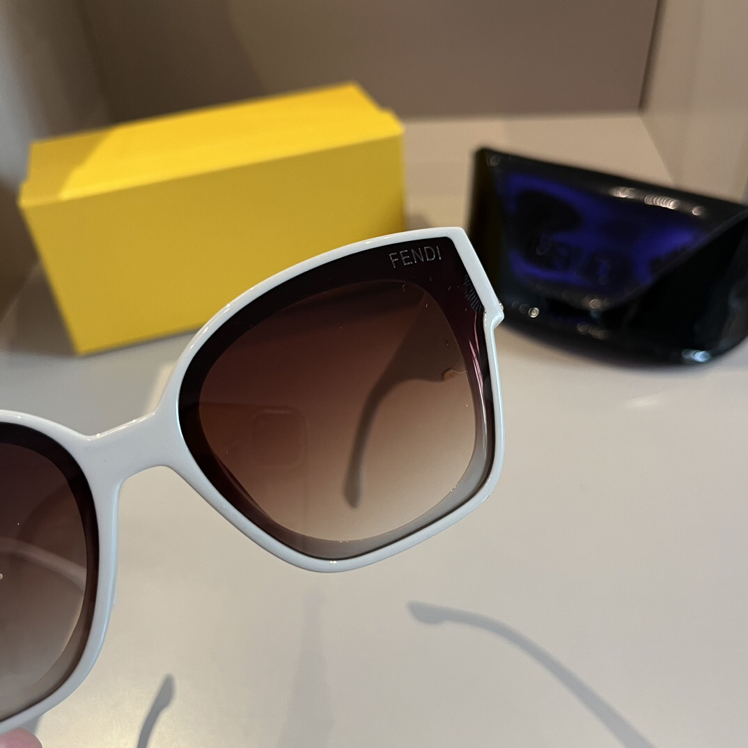 Fendi-Round frame versatile Sunglasses