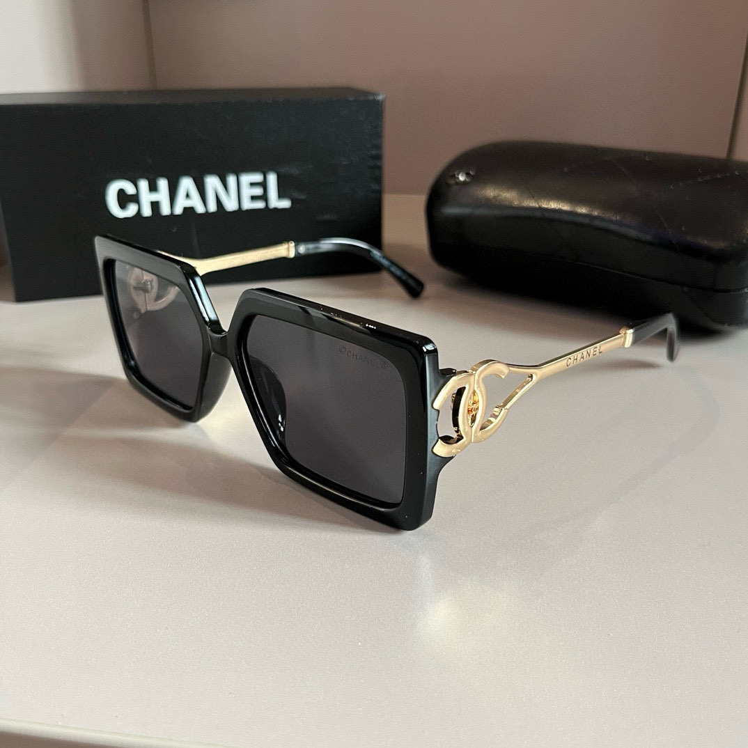 Chanel-Socialite style sun visor Sunglasses
