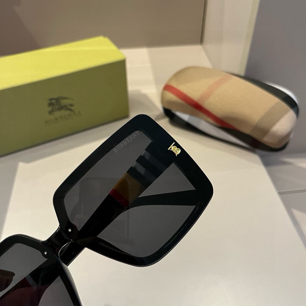Burberry-Unisex Large Frame Sunglasses