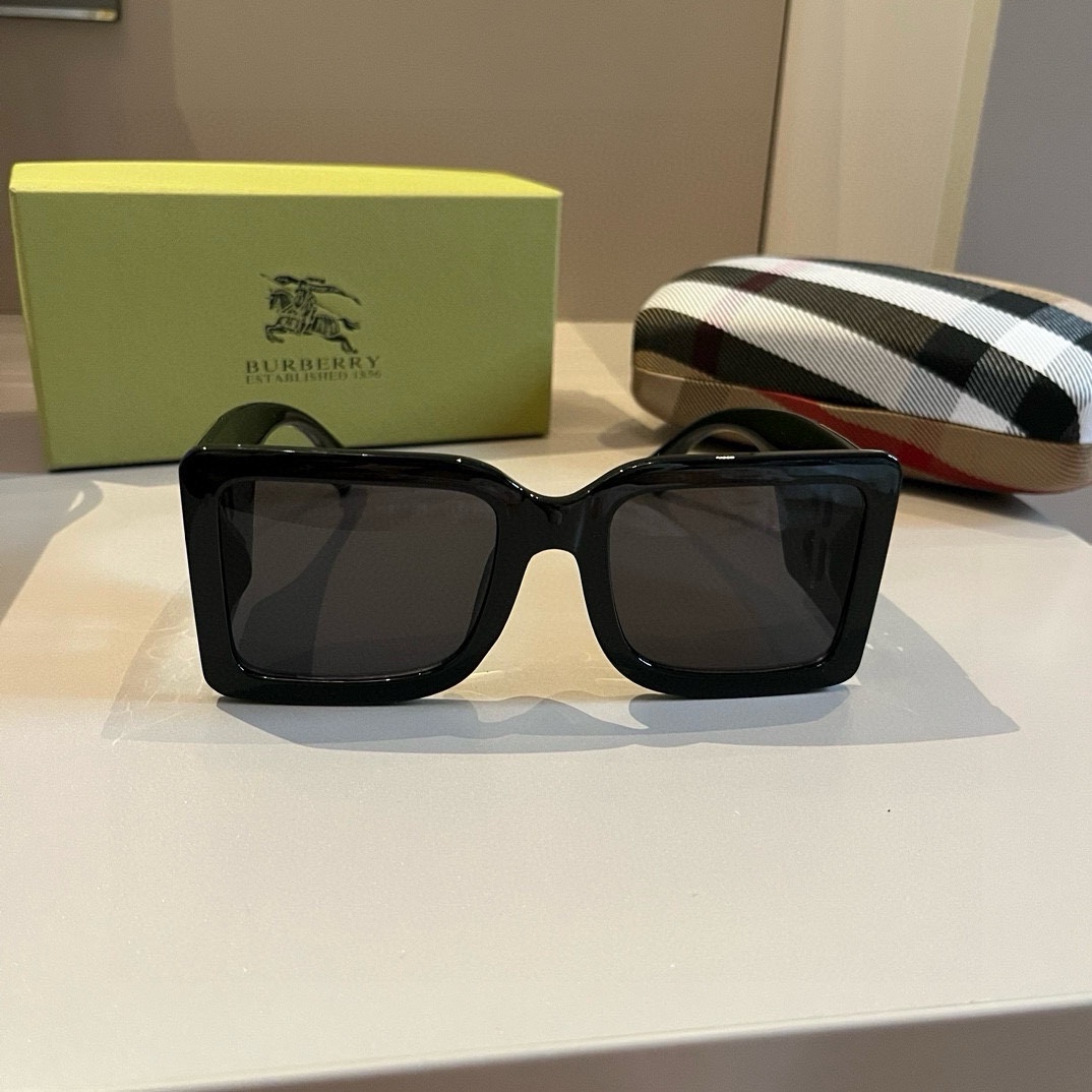 Burberry-Big Box Big Logo Sunglasses
