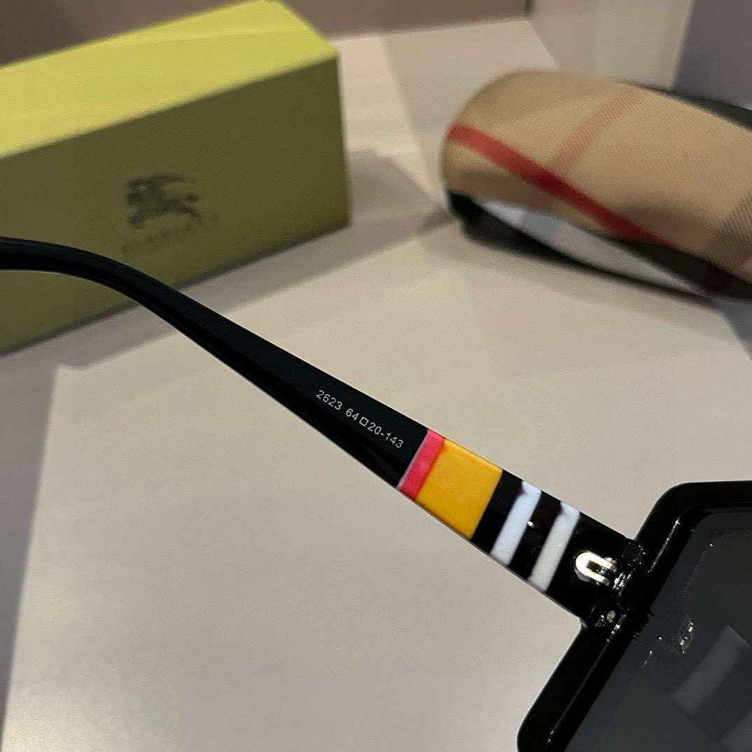 Burberry-Unisex Large Frame Sunglasses