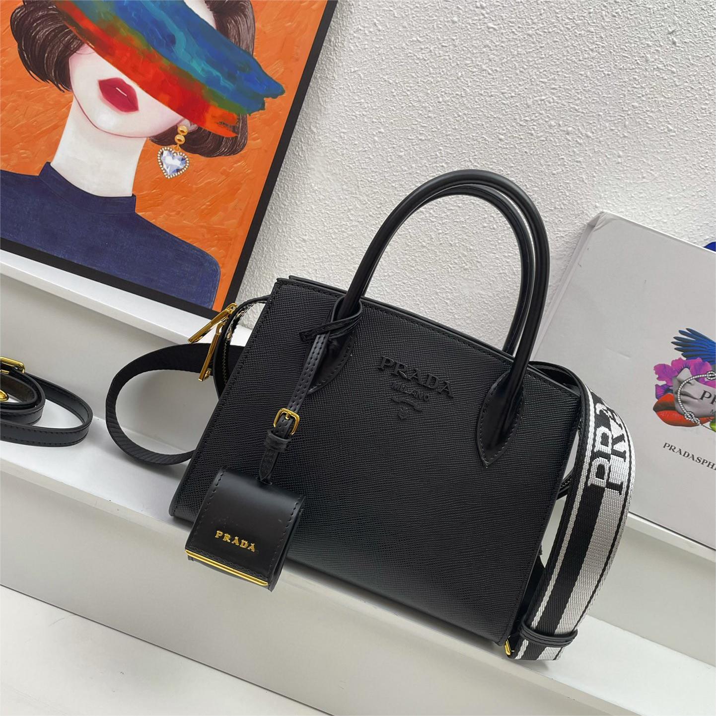 Prada-Safiano Zipper Killer Bag