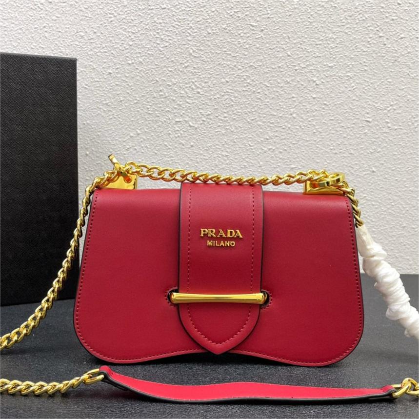 Prada-Cute tongue element chain crossbody bag