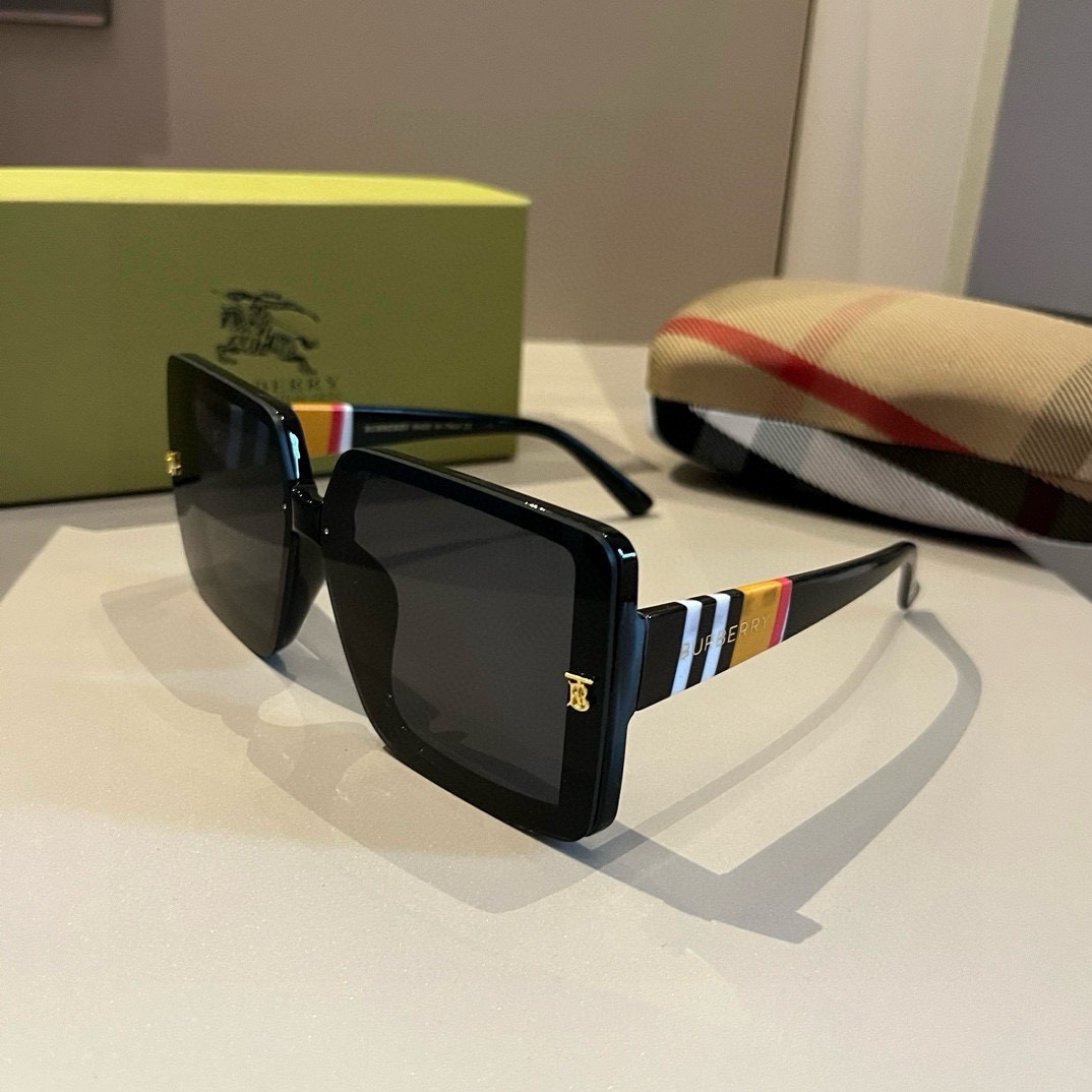 Burberry-Unisex Large Frame Sunglasses