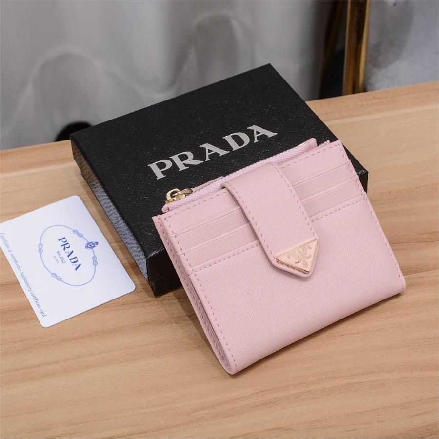 Prada-Cross shaped short clip