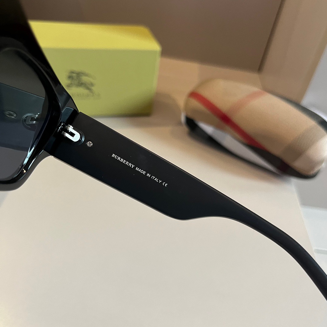 Burberry-unisex side large logo sunglasses