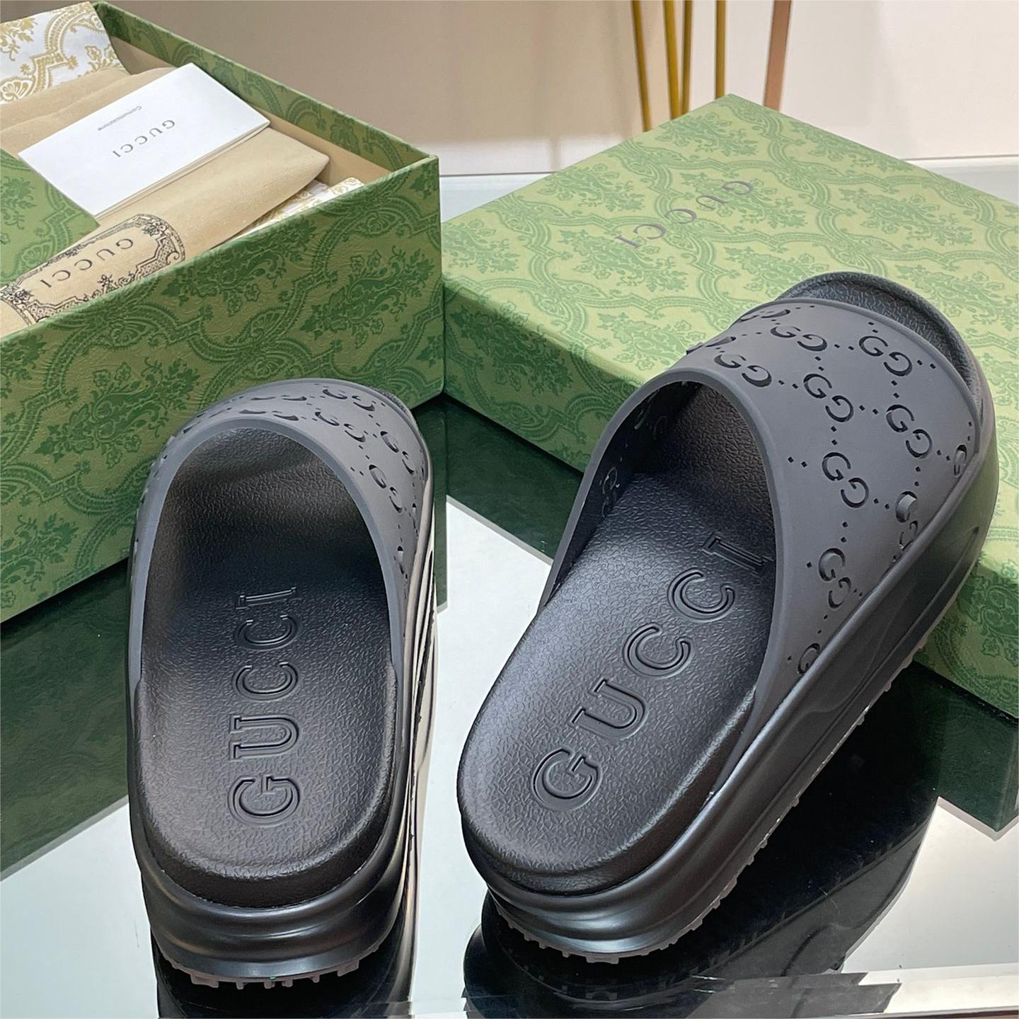 GUCCI-Hollow carved cloud beach lazy sandals