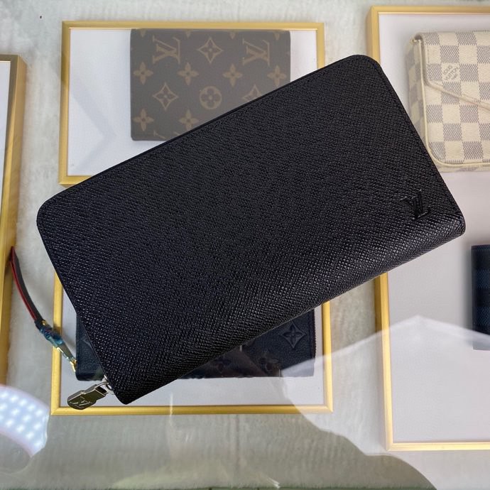 LV-Cross pattern black large single pull wallet