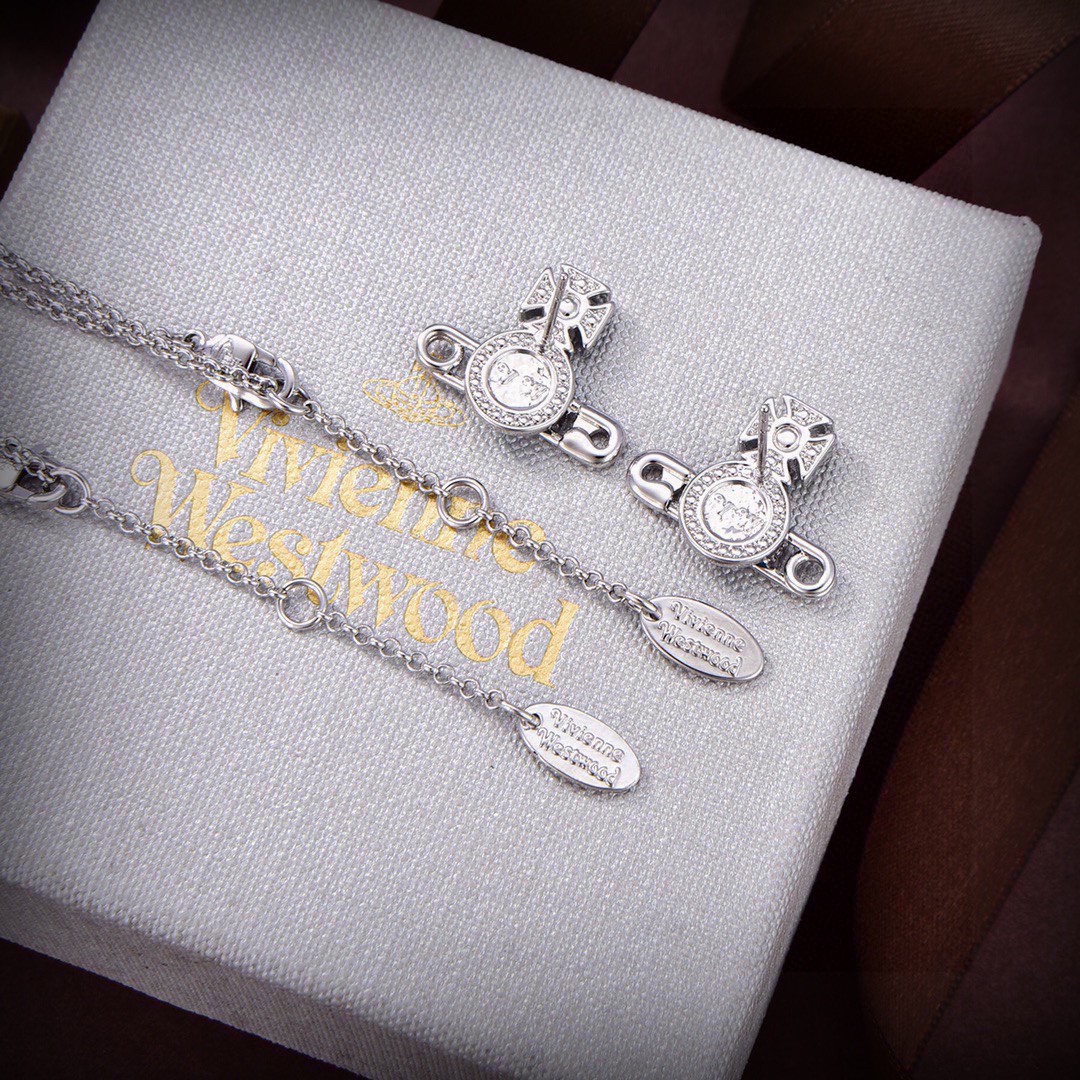 Vivienne Westwood- Saturn set