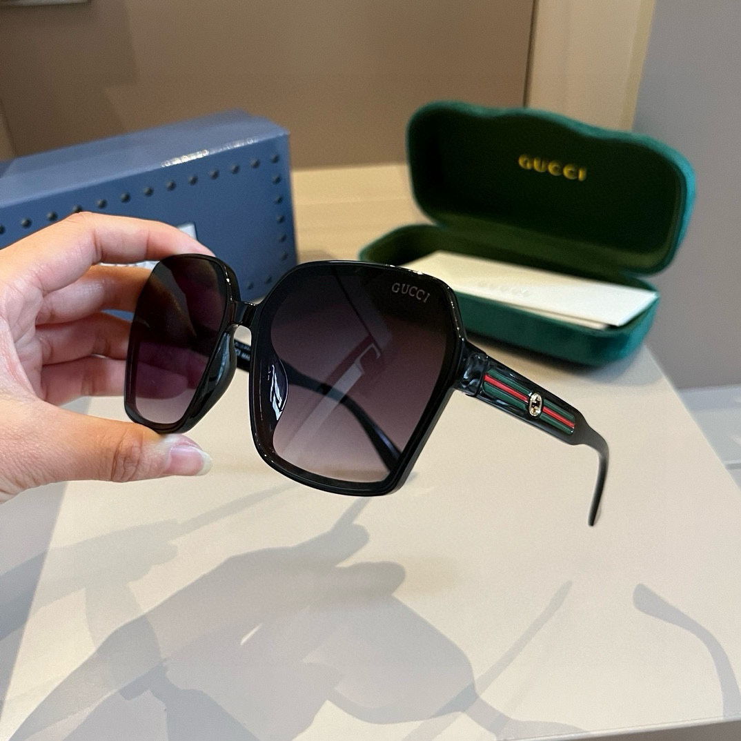 Gucci-Women's Small Round Frame Sunglasses