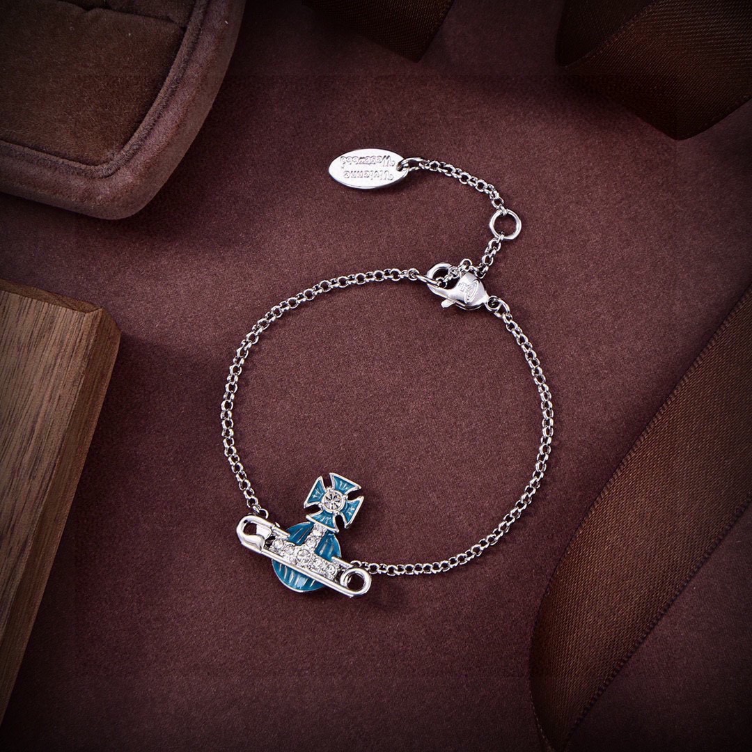 Vivienne Westwood- Saturn set