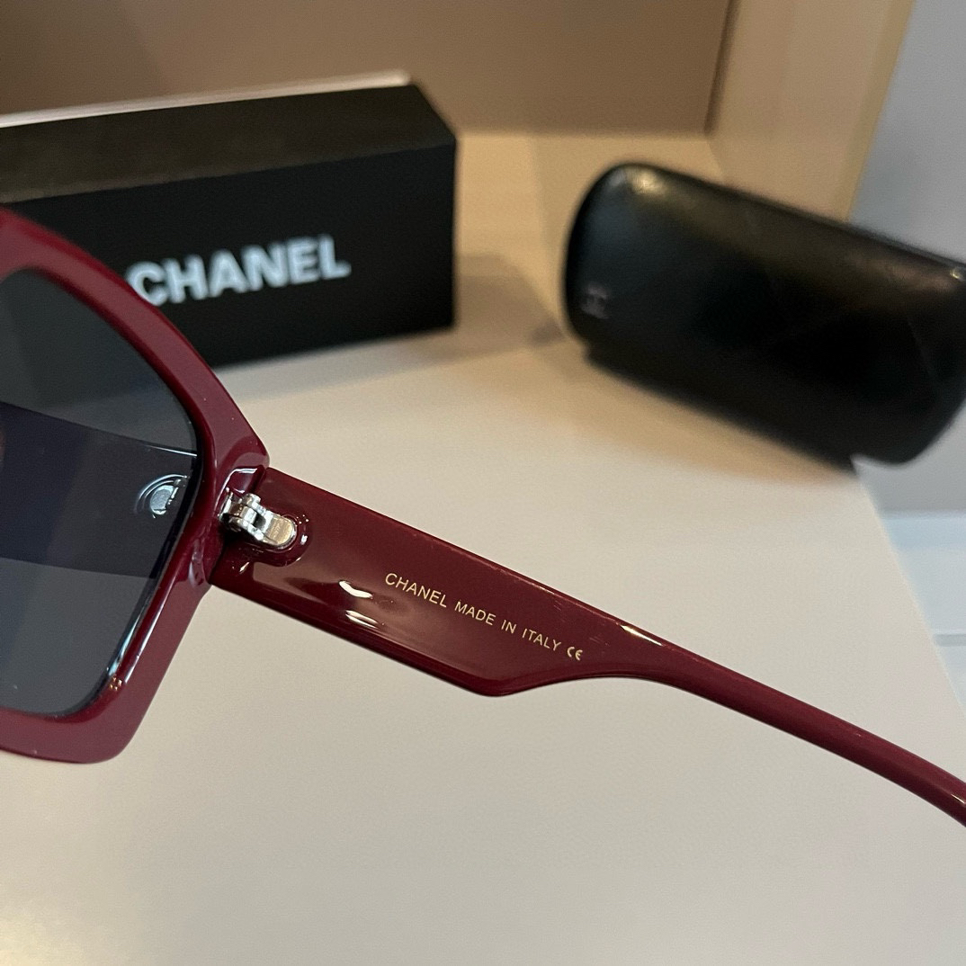 Chanel-Socialite style sunglasses