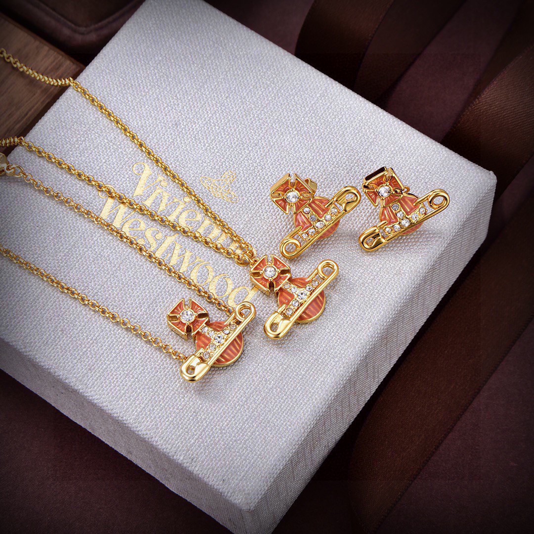 Vivienne Westwood- Saturn set