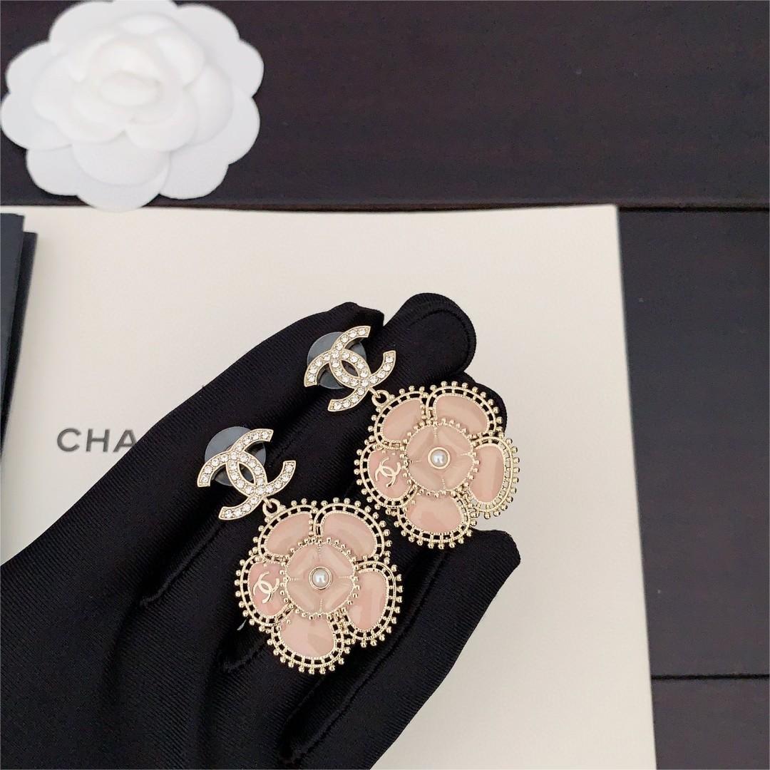 Chanel-Pink large flower earrings